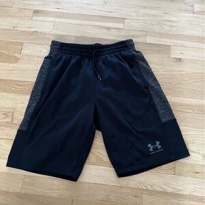 Under Armour Shorts Men’s Size Medium M Black Athletic Logo Pockets Fitted Gym